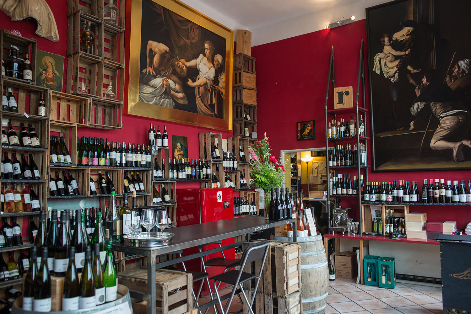 Die Kreuzberger Weininstitution Suff feiert "Le Grand Suff" in der Markthalle Neun. 