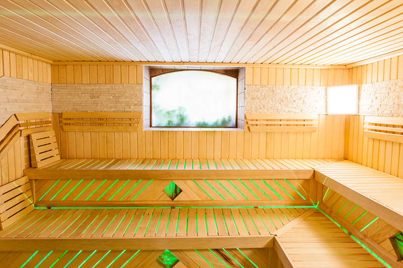 Sauna in Berlin Alle, die finden, dass weniger mehr ist, sind zum Schwitzen in der Gewölbesauna gut aufgehoben.