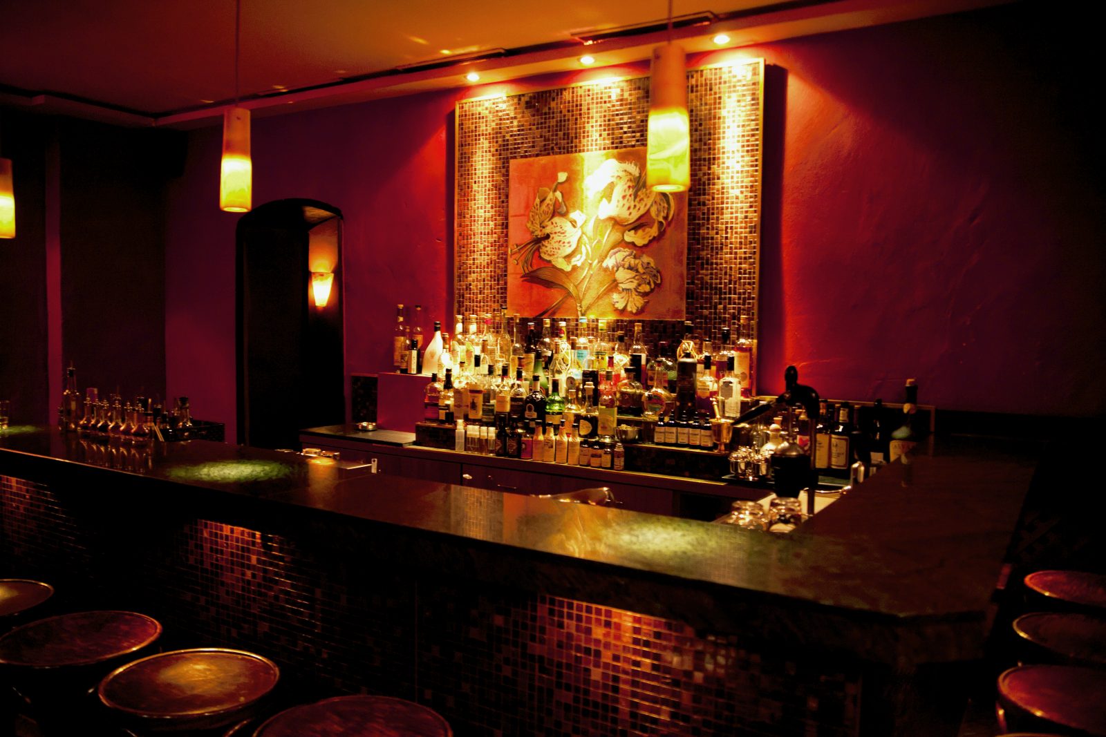 Kurze Pause vom Glühwein: die legendäre Bar Becketts Kopf im Prenzlauer Berg bietet abgefüllte Cocktails zum Mitnehmen an.