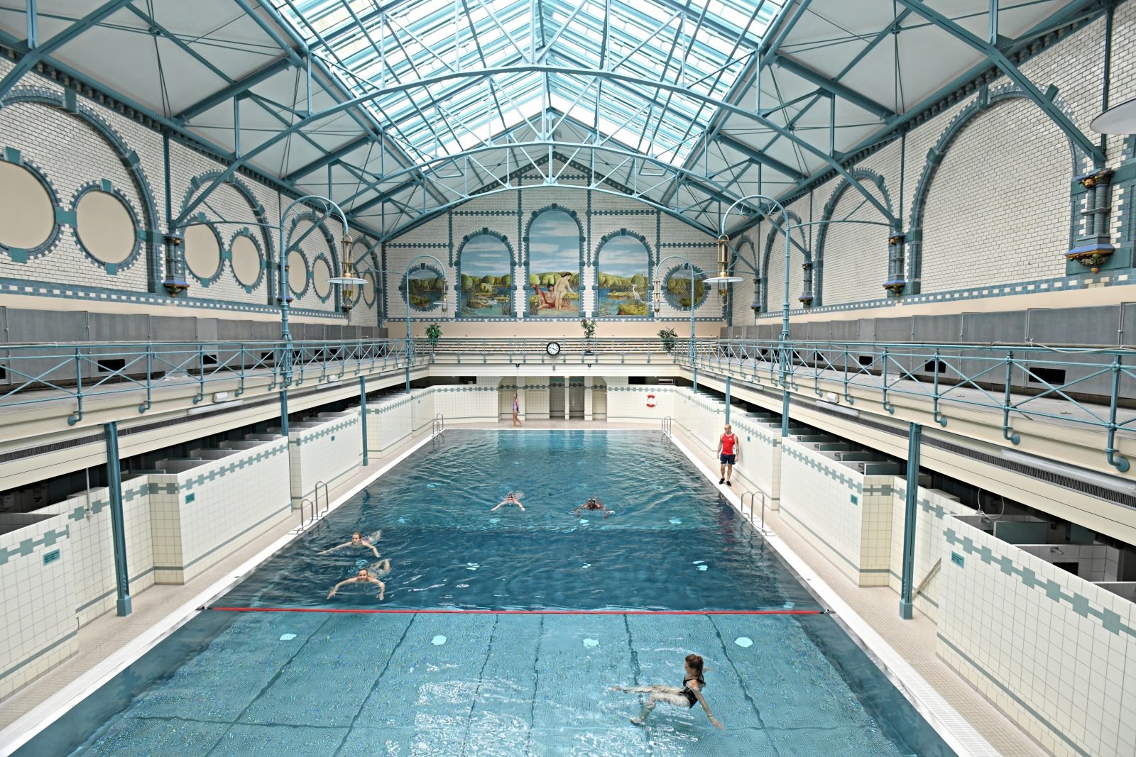 swimming pool tour berlin