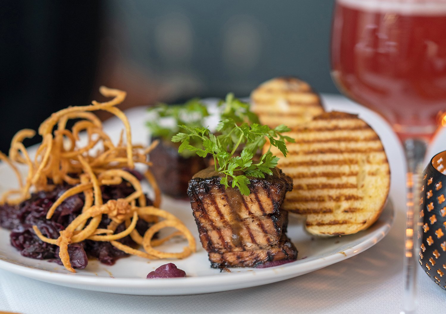 Indische Küche mit internationaler Ausrichtung: das Restaurant Kreuz & Kümmel war auf ungewöhnliche Kombinationen spezialisiert. Restaurantschließungen Berlin