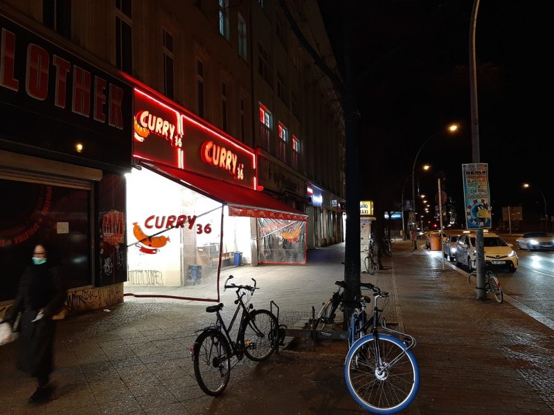 Corona in Kreuzberg: Der Imbiss Curry 36 und Mustafas Gemüsekebap sind einsam und verlassen.