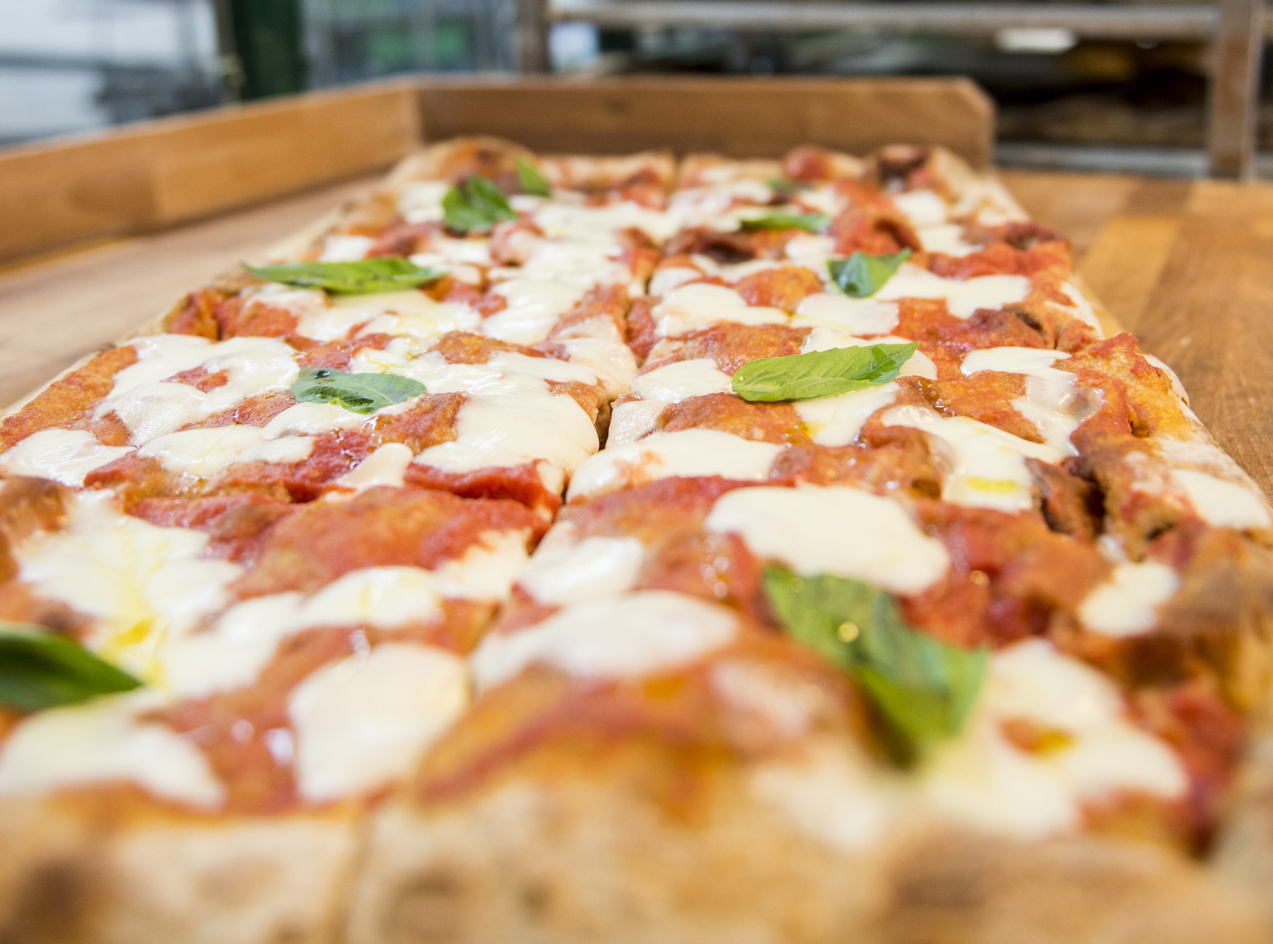 Pizza bei Sironi La Pizza, das Lokal hat einen Lieferservice und Takeaway in Berlin aufgebaut.
