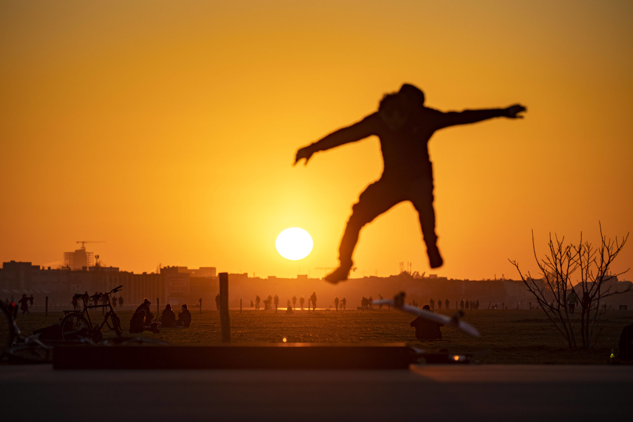 Sonnenuntergang auf dem Tempelhofer Feld. Foto: Imago/Emmanuele Contini