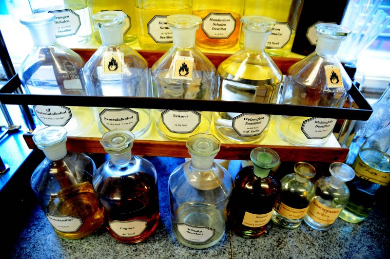 Diese 12 Berliner Edel-Manufakturen lohnen einen Besuch: Destillate aus Korn und Früchten: Die Schnäpse der Preussischen Spirituosen Manufaktur wärmen von innen. 