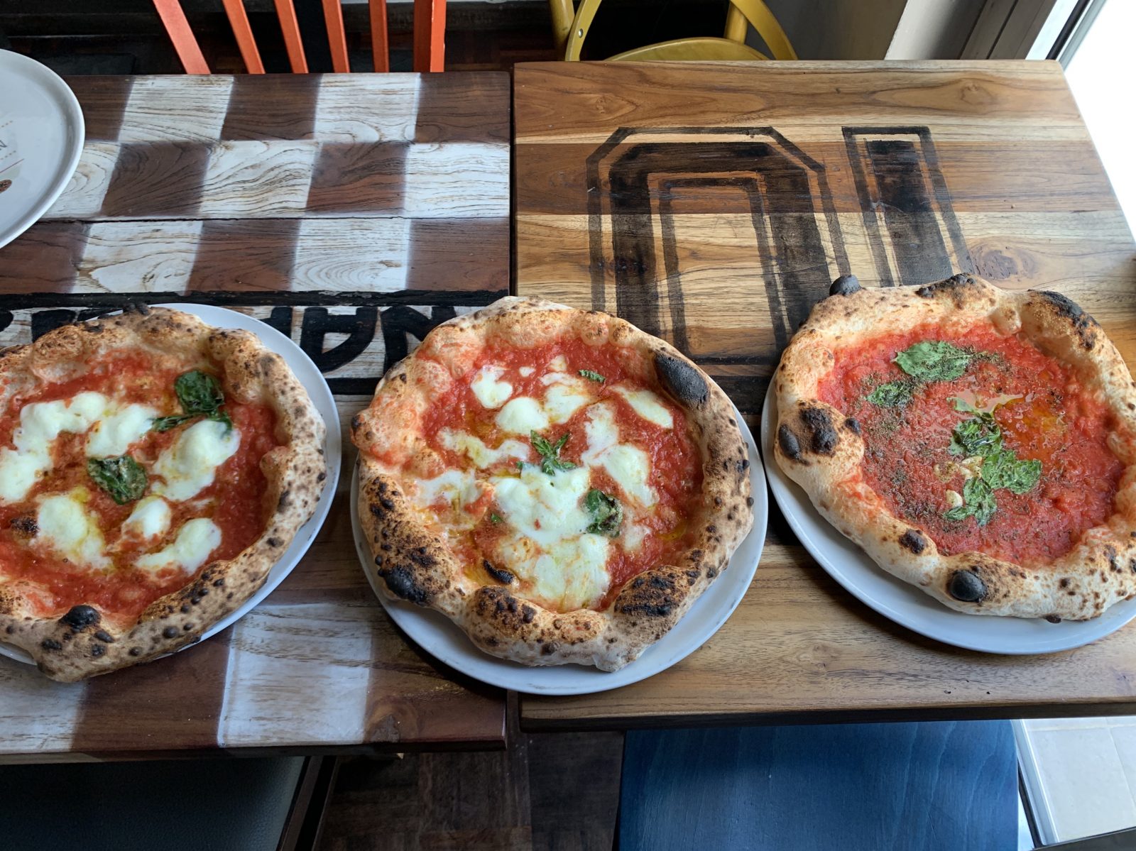 Schöneberg Restaurants Lieferung Take-Away drei Pizzen bei Malafemmena 