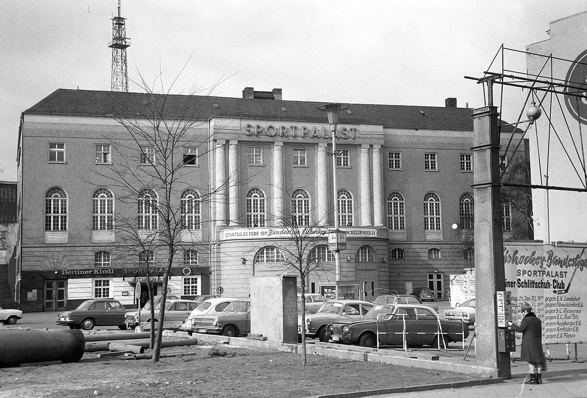 Verschwundene Gebäude in Berlin: Der in vereinfachter Form wiederaufgebaute Sportpalast, Februar 1973