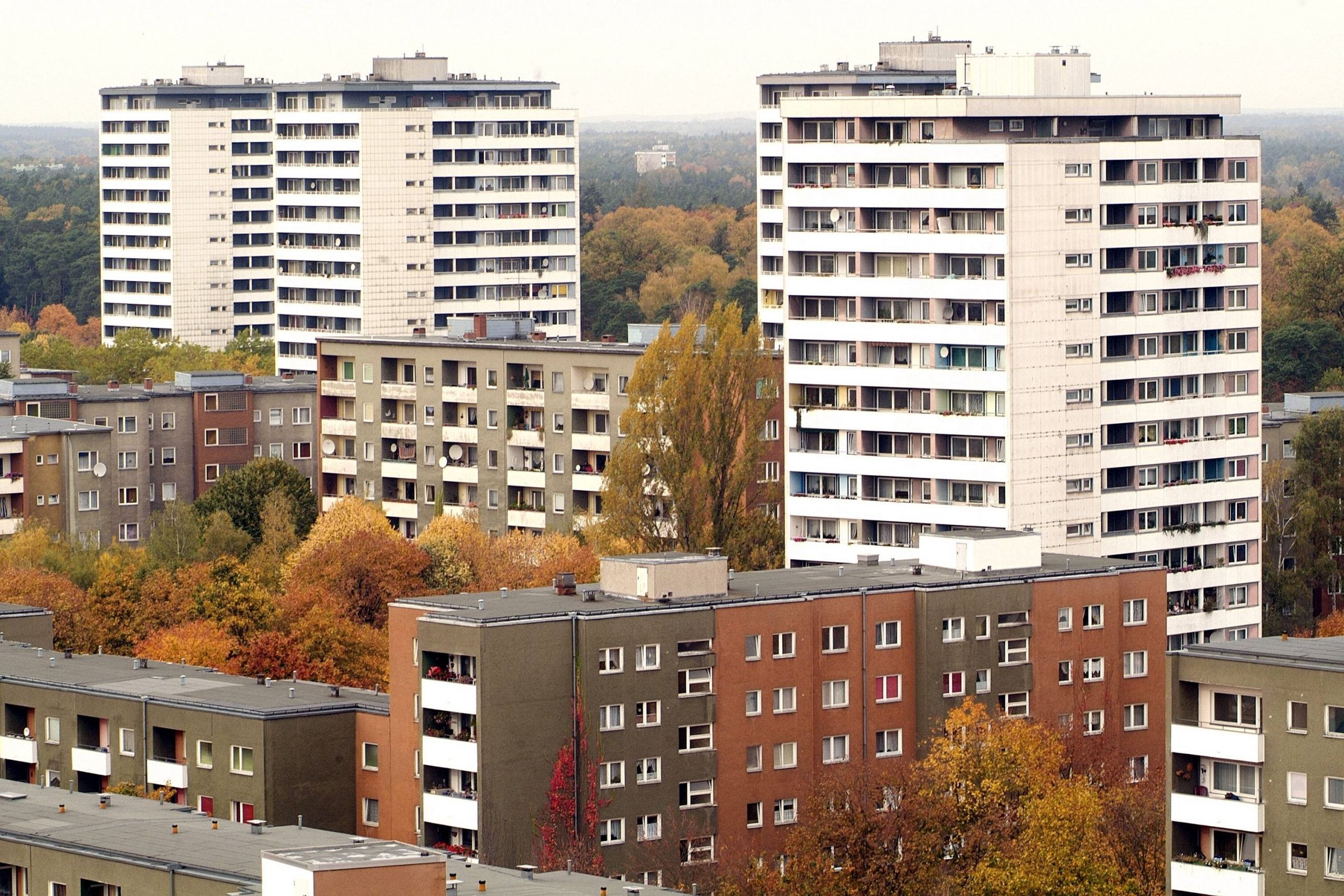 Großwohnsiedlungen in Berlin: Das Falkenhagener Feld befand sich von der 1960er Jahren bis in die 1990er Jahre im Bau. 