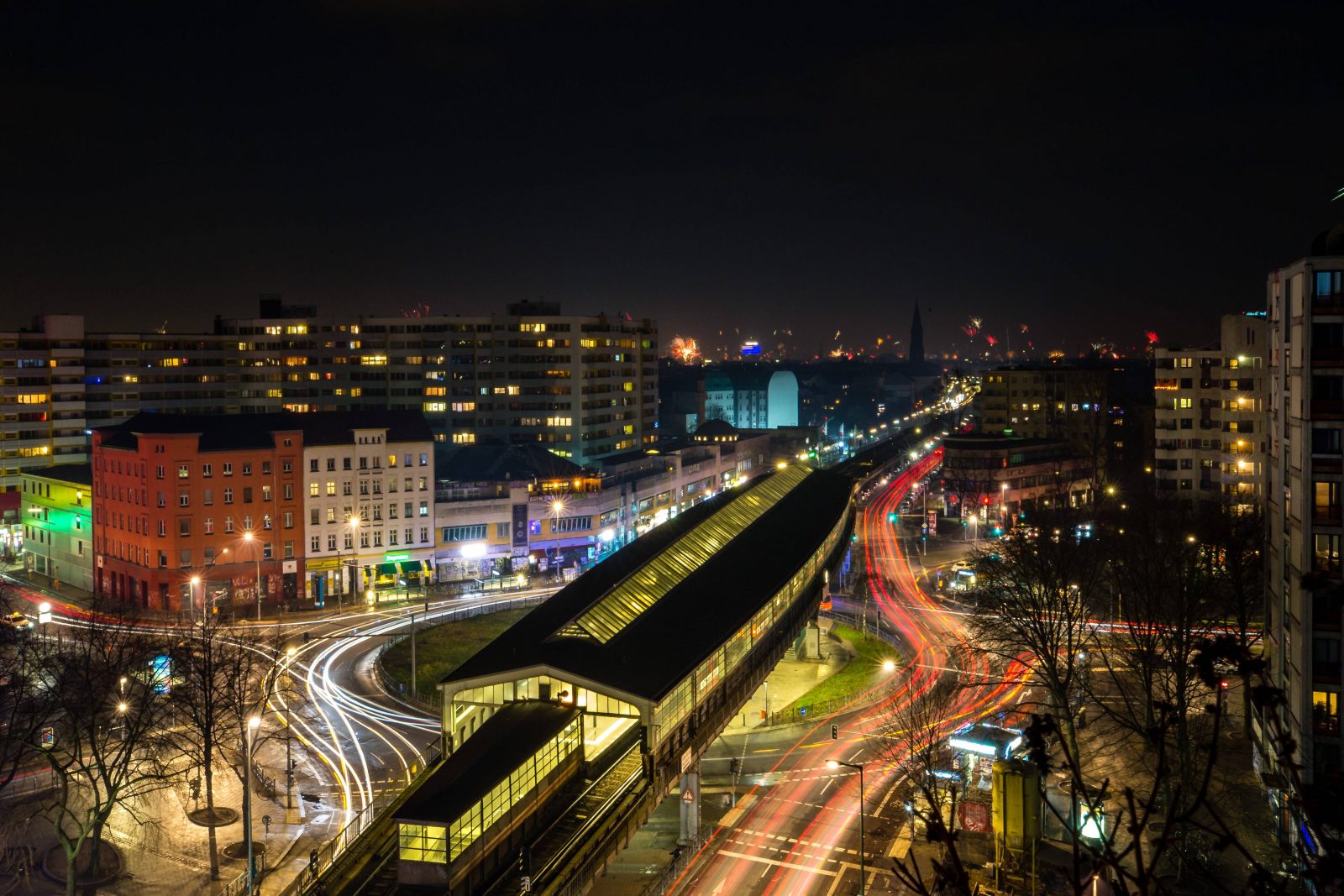 Das Kottbusser Tor bei Nacht. Foto: Imago/Hoch Zwei Stock /Angerer