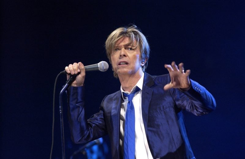 David Bowie in der Berliner Max-Schmeling-Halle am 22. September 2002.