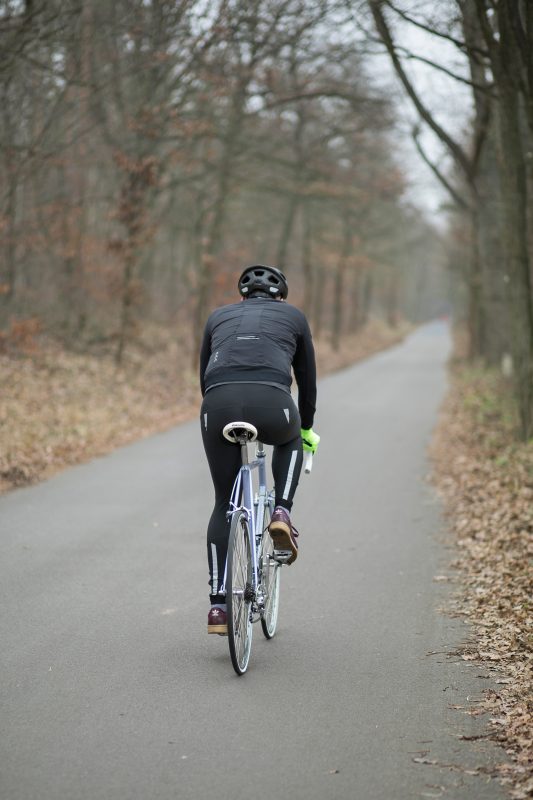 Ist mit seinem Rad mehr als glücklich: Jochen Overbeck kaufte sein Rad bei Andreas, der den Instagram-Account Radspeicher betreibt. Foto: Patricia Schichl