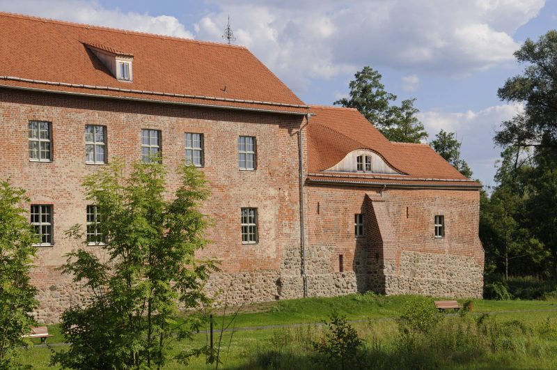 Burgen in Brandenburg Mehrfach zerstört durch Krieg und Feuer: Heute erscheint die Burg Storkow wieder in ihrem ursprünglichen Glanz.
