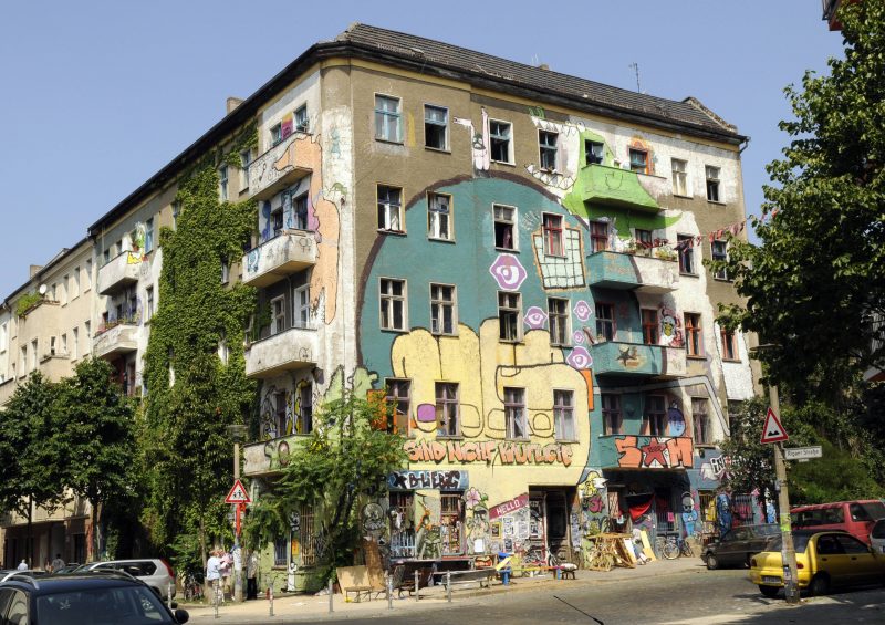Besetztes Haus in der Liebigstraße 34 in Friedrichshain, Juni 2010.