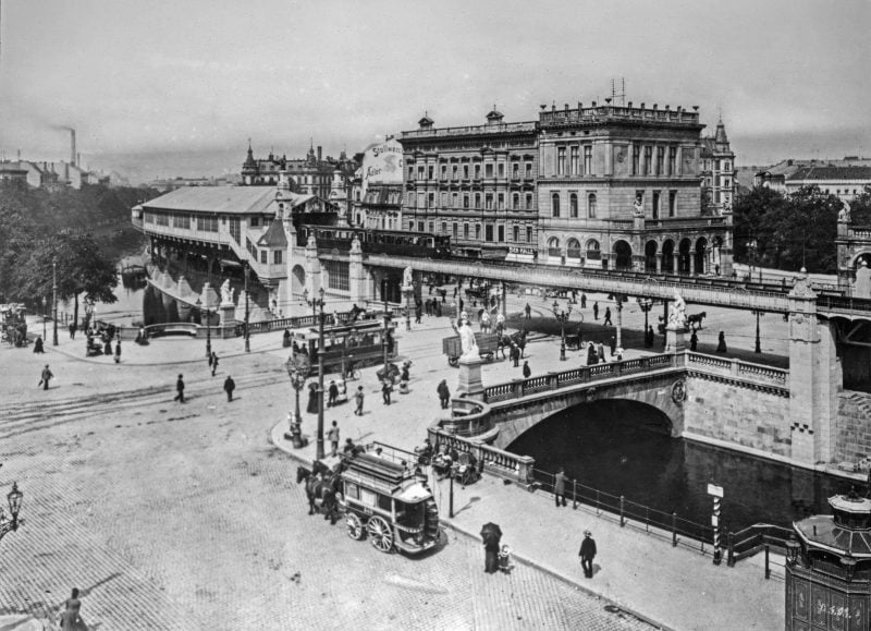 Hochbahn am Halleschen Tor, historische Aufnahme, ca. 1920.