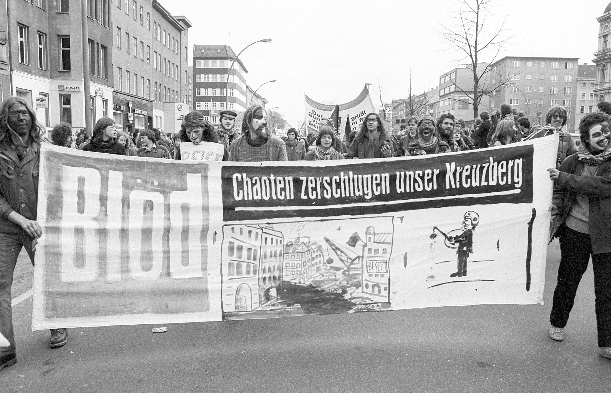 Mythos Kreuzberg: Demonstration von Instandbesetzer*innen in der Yorckstraße, 1981. 