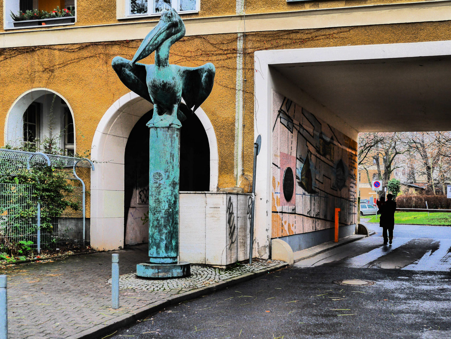 Früher Wohlfahrtsort, heute beliebte Wohnadresse: das Hugenottenviertel an der Friedrichstraße. Foto: Imago/Ritter