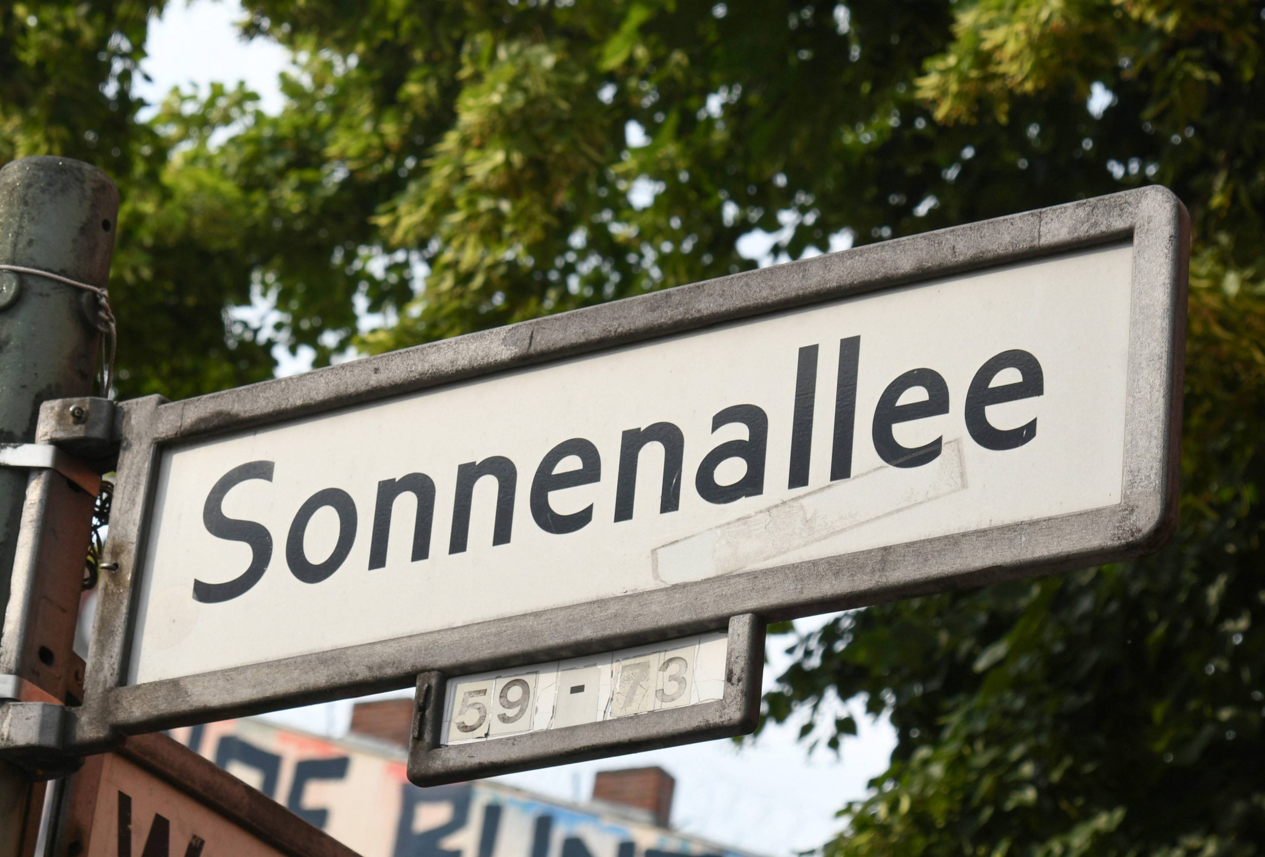 Wohnungen in der Sonnenallee sind begehrt und teuer.
