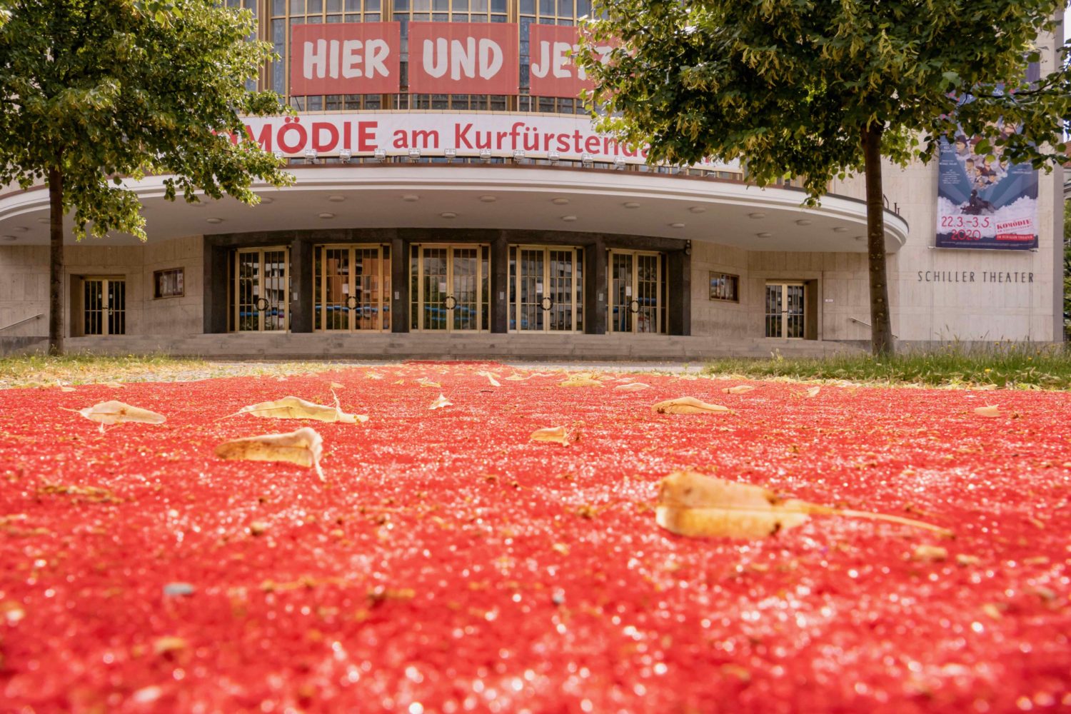 Die Komödie am Kurfürstendamm im Schiller Theater. Das Haus beteiligt sich am "Nieamnd kommt"-Festival. Foto: Imago Images / Stefan Zeitz