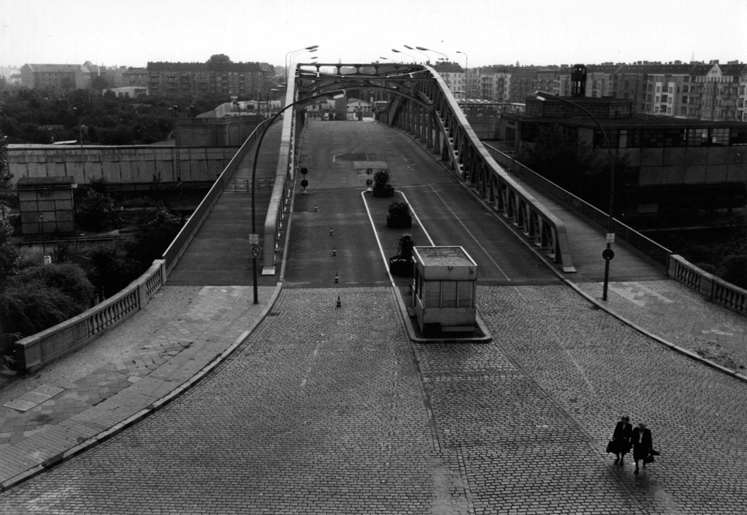 Die Bösebrücke, lange vor der Öffnung der Grenze.  Foto: Imago/Ritter