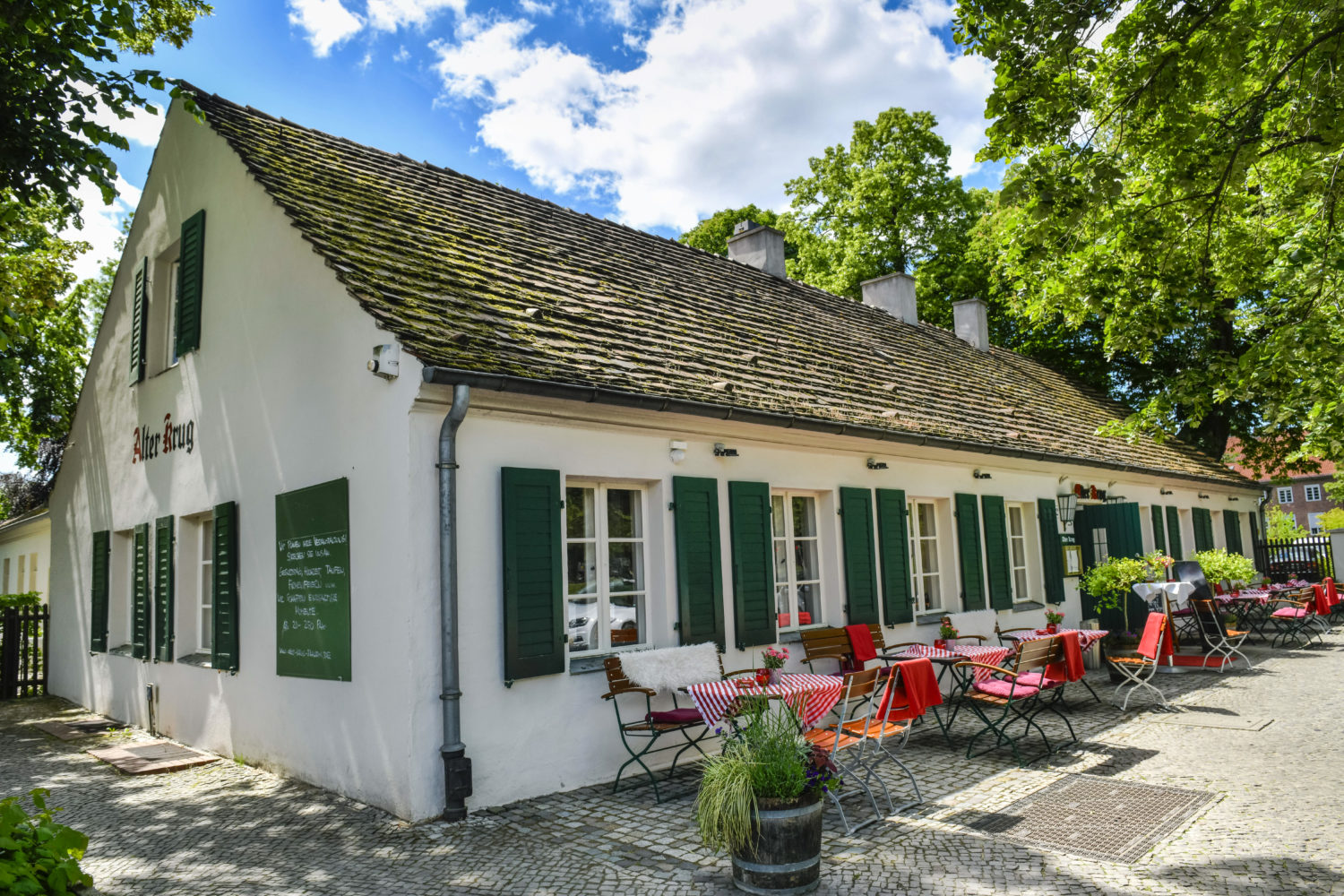 Dahlem Deutsche, rustikale Küche mit internationalem Einschlag und ein schöner Biergarten: Der Alte Krug in Dahlem ist eine beliebte Adresse.