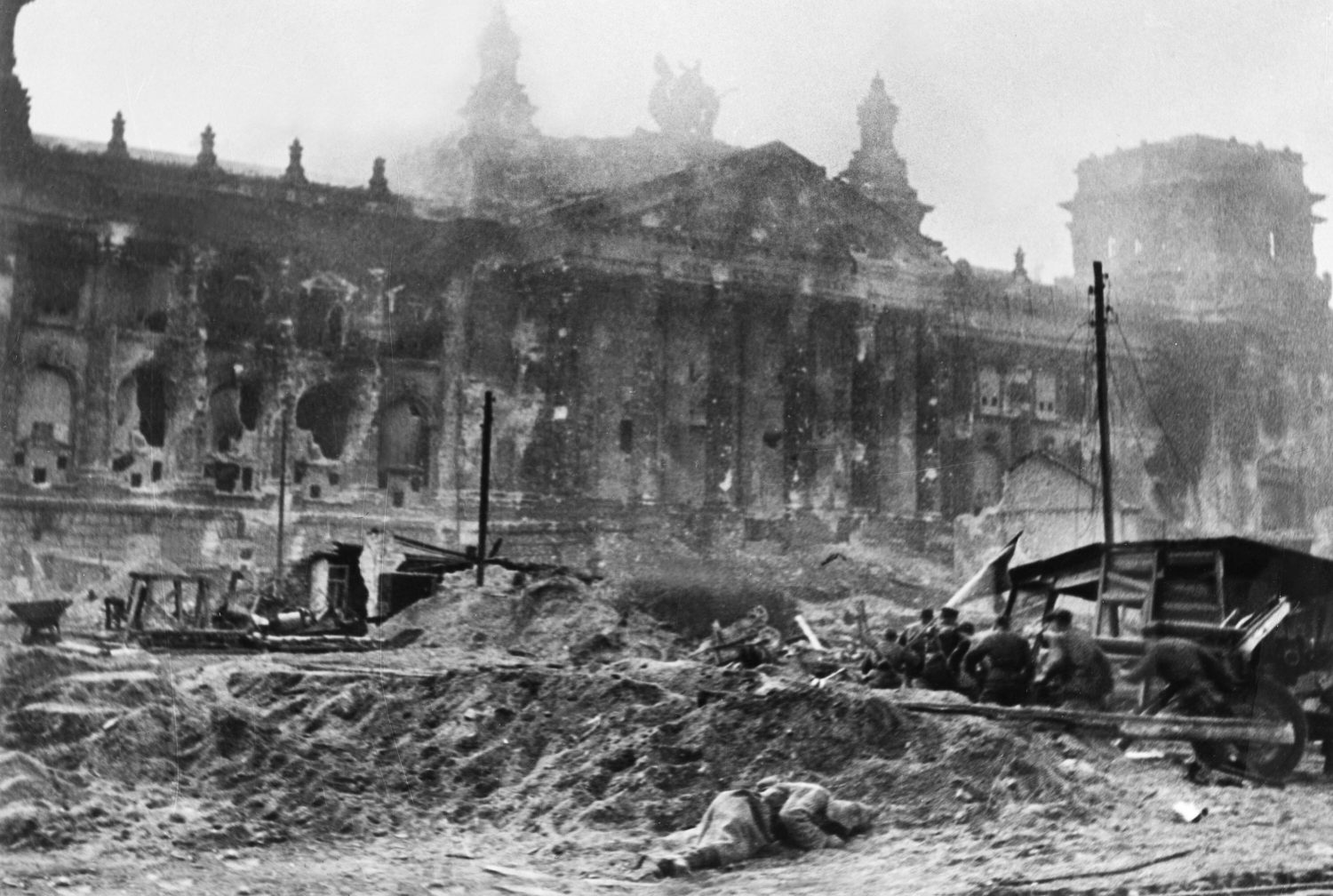 Nach dem Zweiten Weltkrieg war der Reichstag eine Teilruine. 