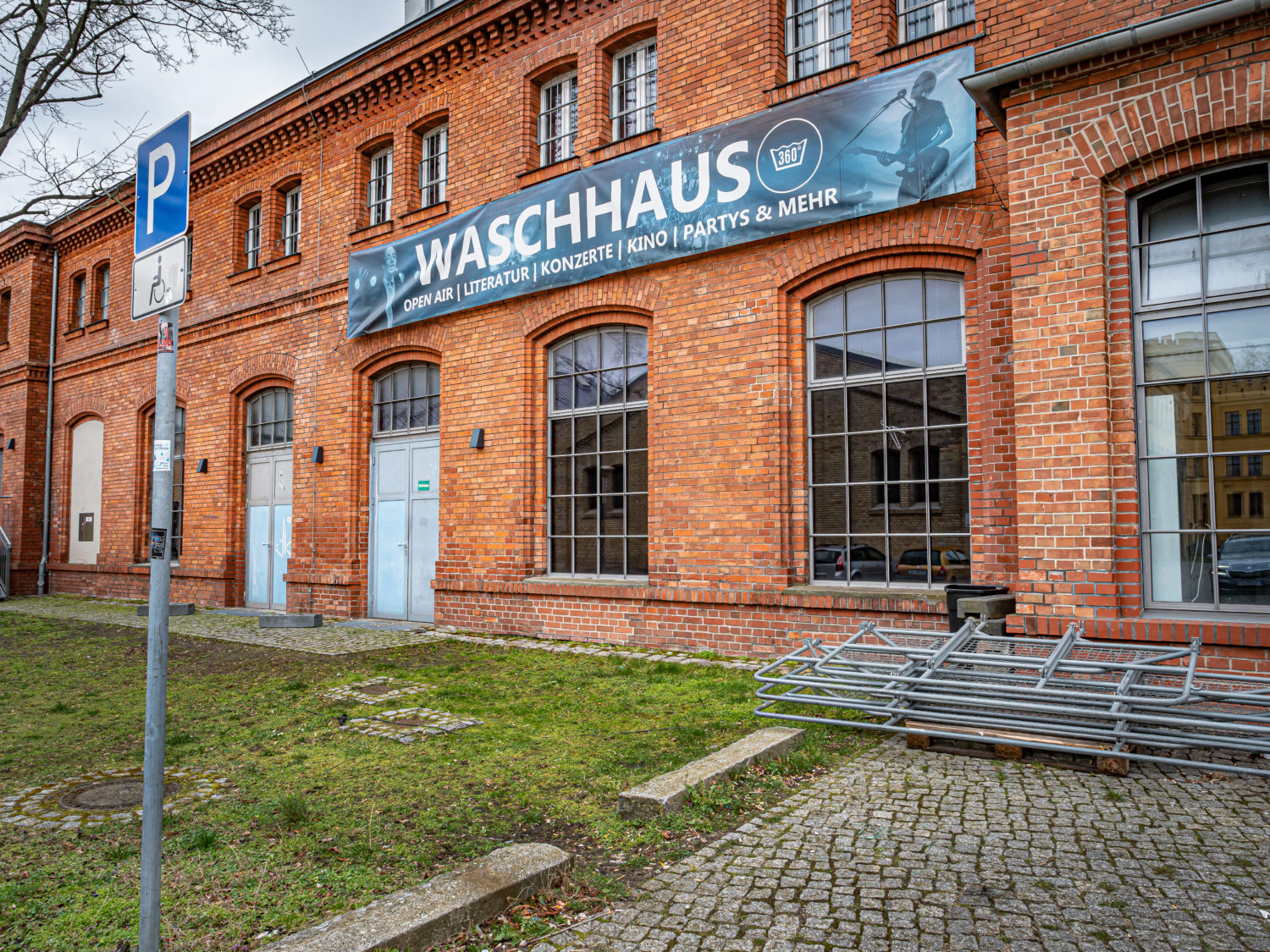 Tipps Potsdam Das Waschhaus ist eine beliebte Adresse für Konzerte und Open-Air-Abende in Potsdam.