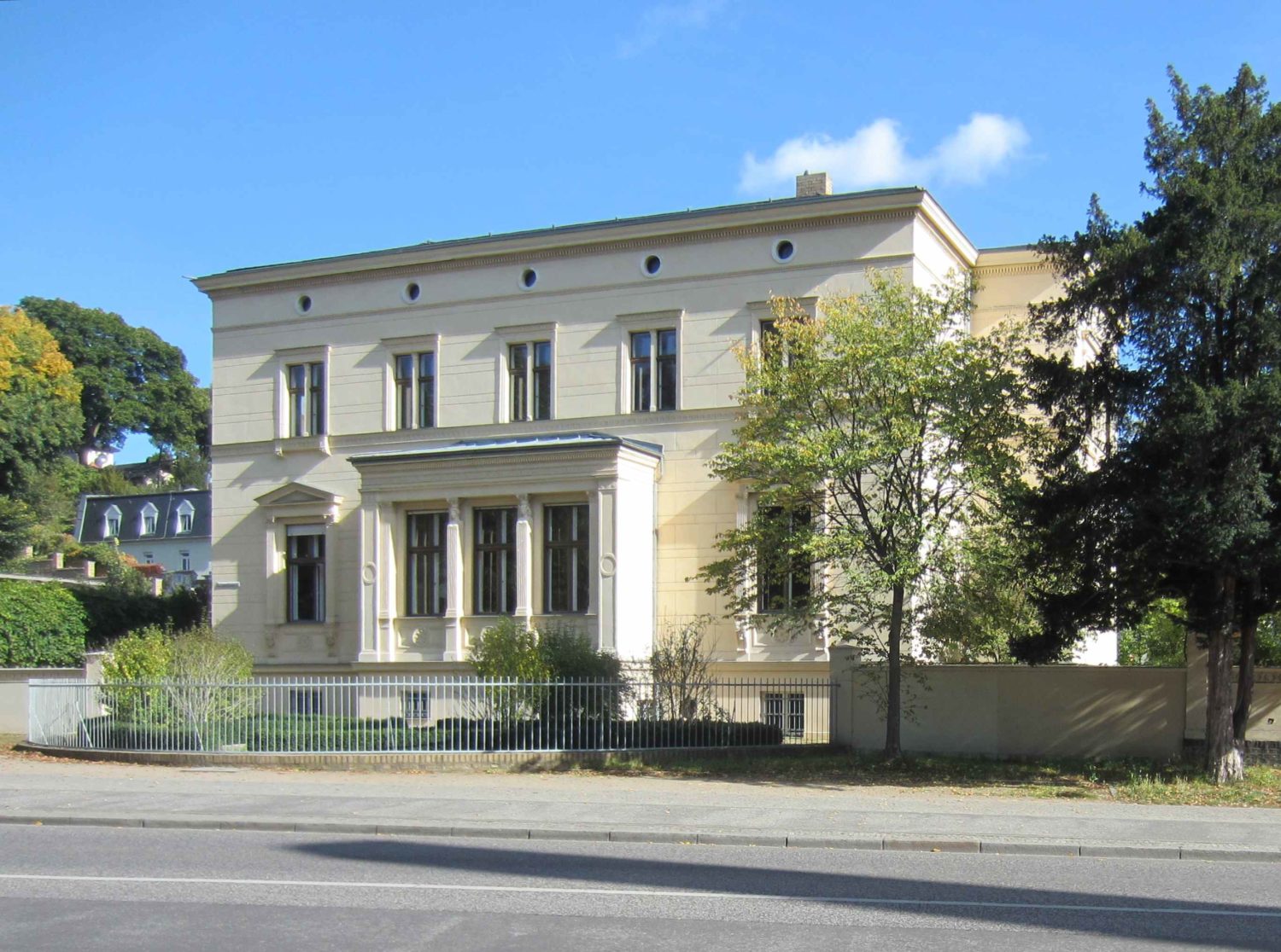 Tipps Potsdam In Potsdam reihen sich in der Weinberg- und der Mauerstraße denkmalgeschützte Villen und Wohnhäuser aneinander.