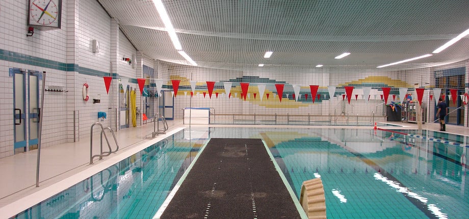 schwimmen Berlin Größtenteils trifft man im Stadtbad Wilmersdorf auf Schul-, Vereins- und Kursschwimmer. 