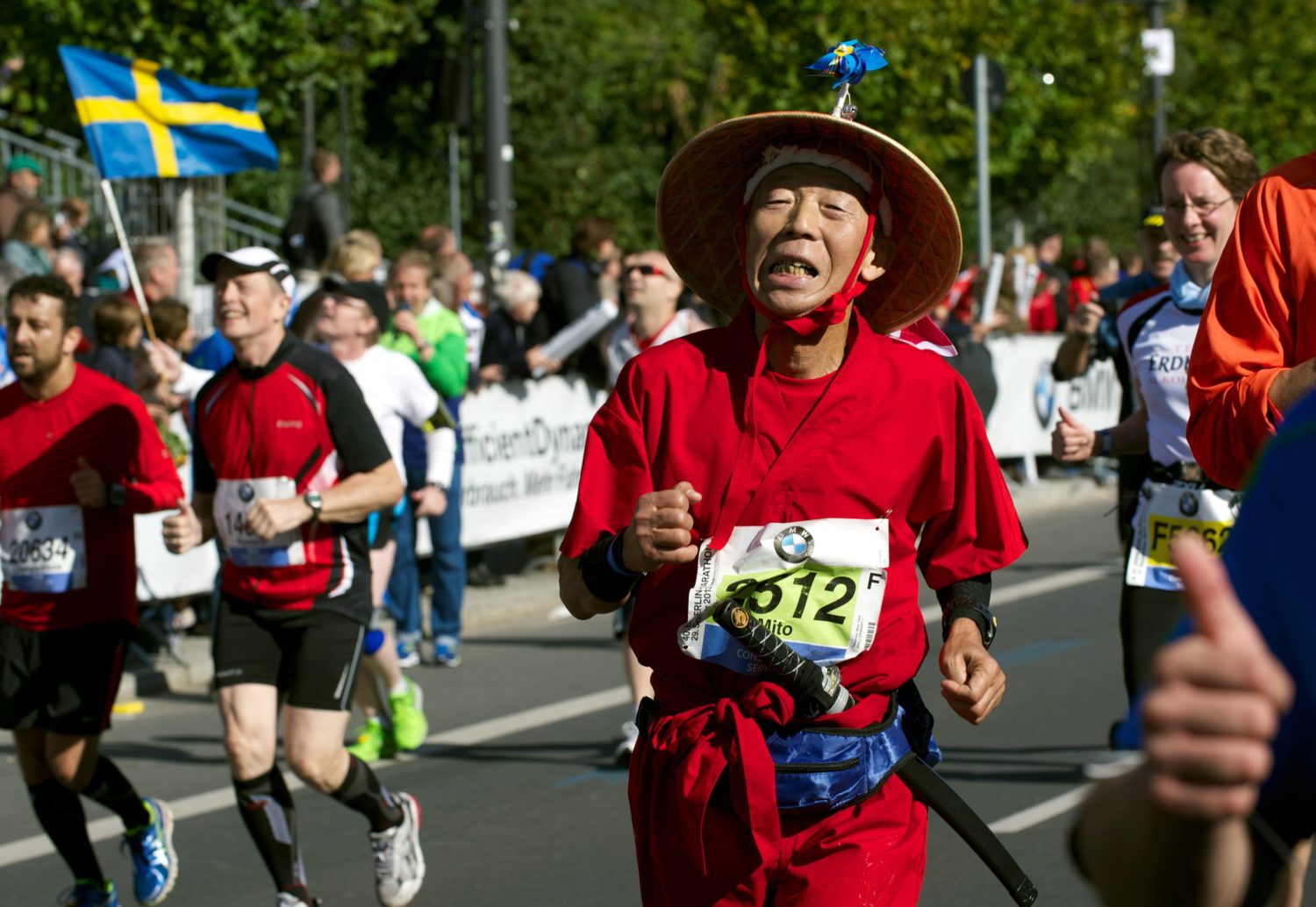 Von Schweden bis Japan, die Welt läuft mit beim berlin Marathon. Foto: Imago/Camera4