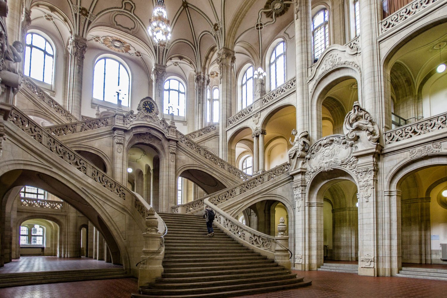 Das neobarocke Foyer des Amtsgerichts Tiergarten in Moabit beeindruckt nicht nur Architekturfans. Foto: Imago/Wagner
