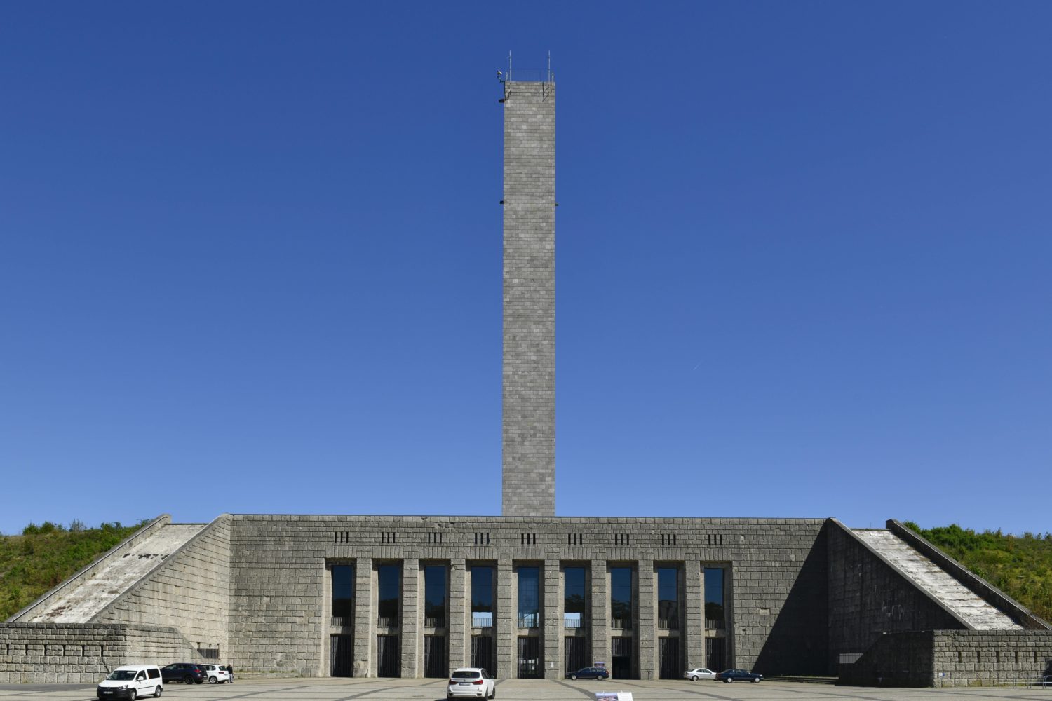 Nazi-Architektur in Berlin: Glockenturm am Maifeld, Olympiapark. Foto: Imago/Schöning