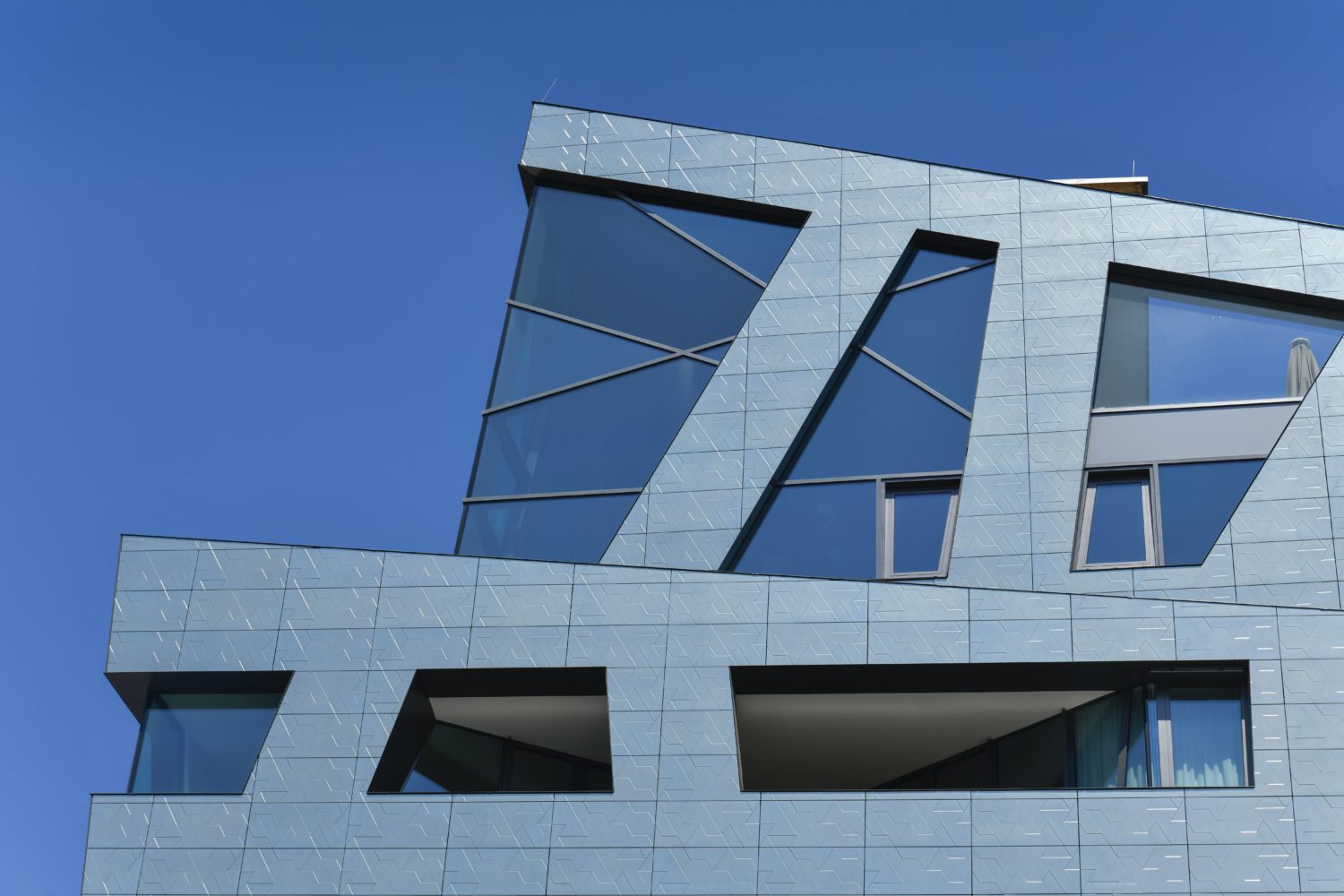 Das Jüdische Museum ist sein bekanntestes Projekt in Berlin, doch Daniel Libeskind hat auch das Wohnhaus Sapphire in der Chausseestraße, in Mitte entworfen. Foto: Imago/Schöning