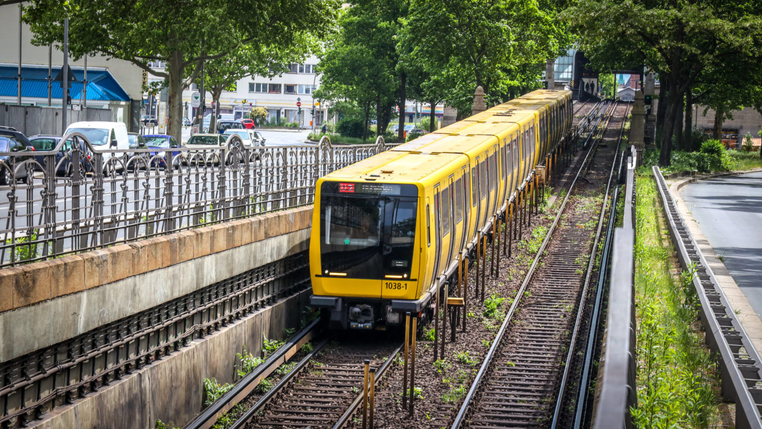 Die U2 ist eine der Kleinprofil-U-Bahnlinien in Berlin, die Züge sind schmaler. Foto: Imago/Rüdiger Wölk 
