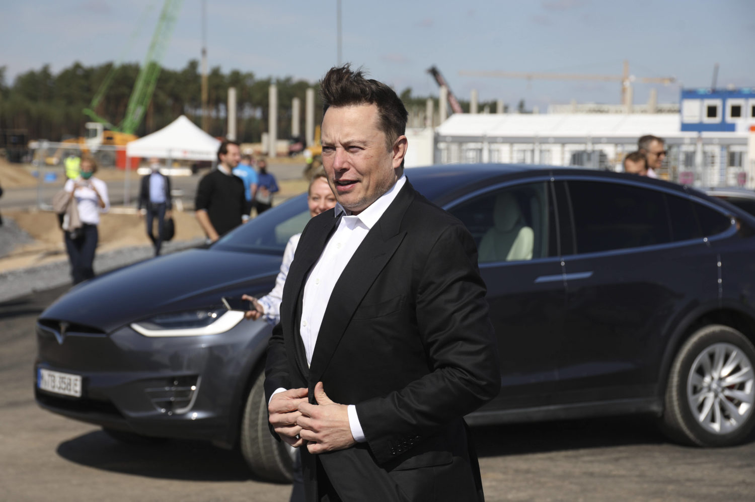 Elon Musk beim ersten Richtfest auf der Baustelle der Tesla Gigafactory Berlin-Brandenburg. Grünheide, September 2020. 