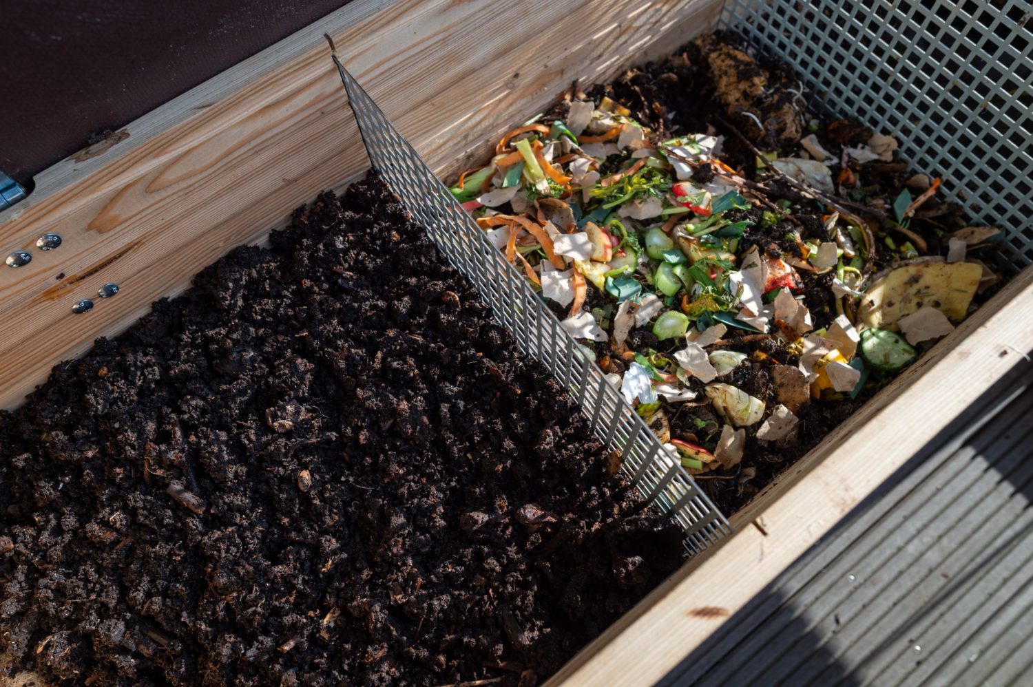 Aus dem Bio-Abfall kann noch Leben entstehen. Im ziemlich außergewöhnlichen Kurs für Wurmkompostierung lernt man, worauf dabei zu achten ist. Foto: hubus | Carsten & Seidel GbR