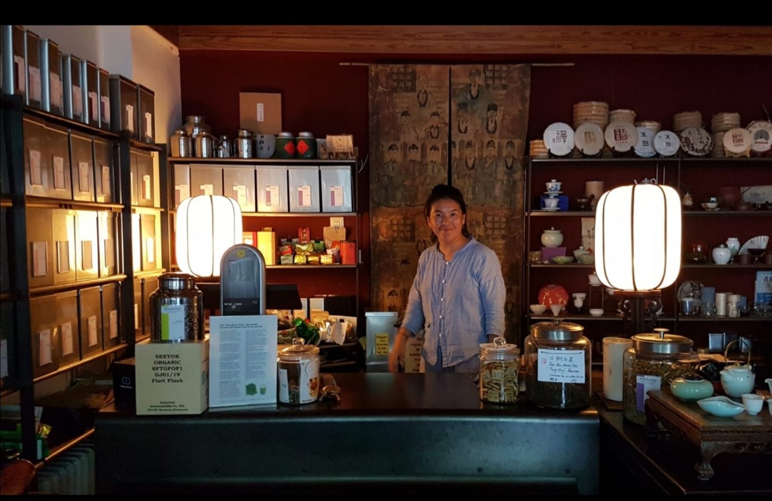 Nan Yi führt ihren Laden mit Leidenschaft und Expertise. Foto: Nan Yi Tee