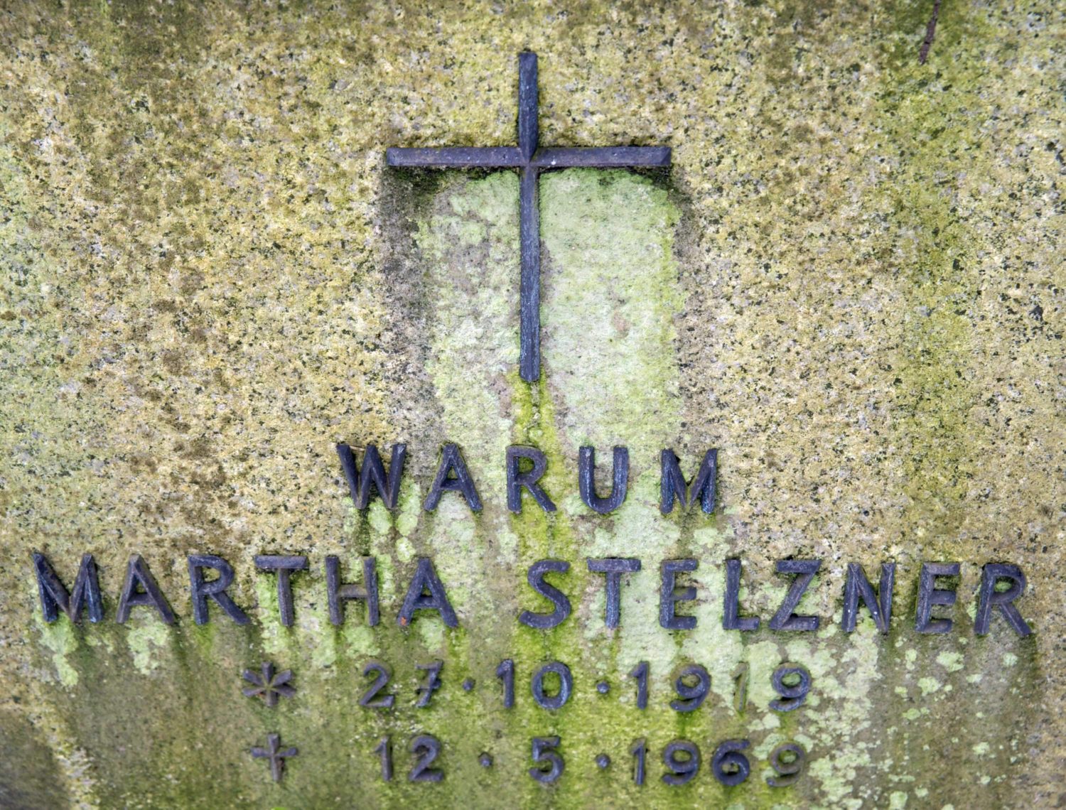 gruselige Orte Berlin Viele der Toten, die auf dem Friedhof im Grunewald liegen, wählten aus Verzweiflung den Freitod.