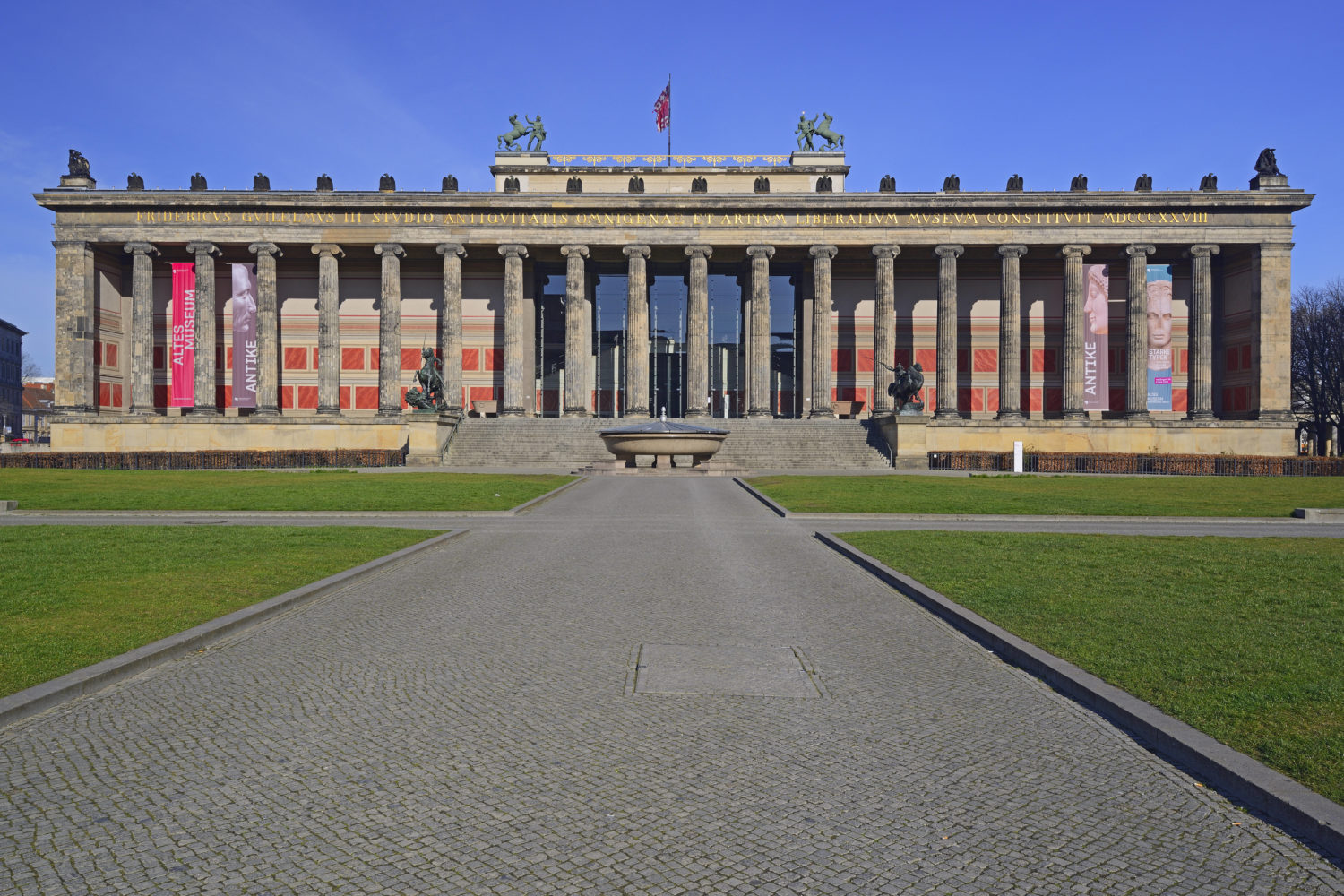 Älteste Gebäude in Berlin: Altes Museum am Lustgarten. Foto: Imago/McPHOTO