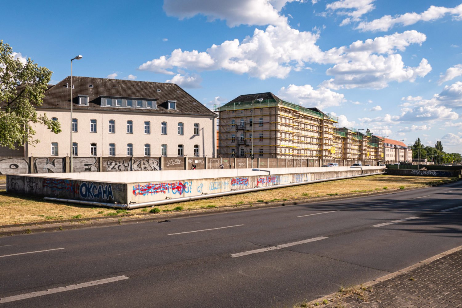 Nächster Halt: Aristide-Briand-Brücke. Die heutige Julius-Leber-Kaserne dort hieß früher "Quartier Napoléon" und war Frankreichs Hauptquartier in Berlin. Foto: Imago Images/Zeitz