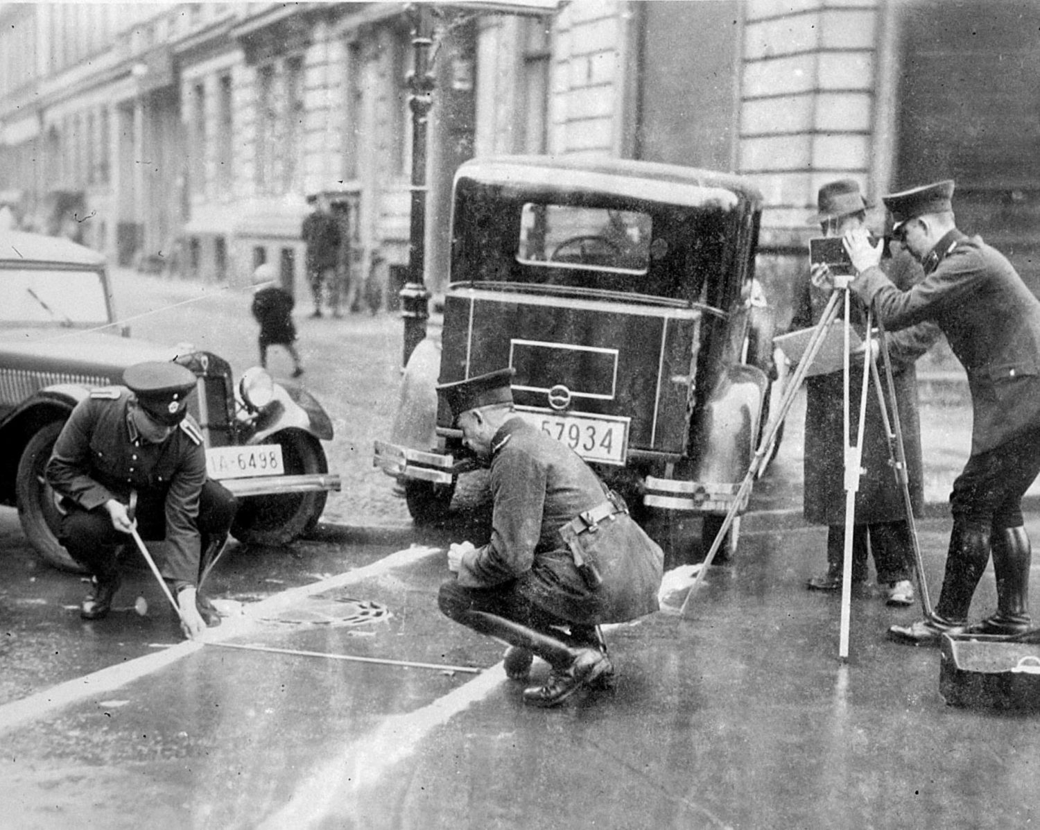 Berlin Verbrechen: Die Berliner Polizei im Einsatz um 1900. Foto: Imago/United Archives International