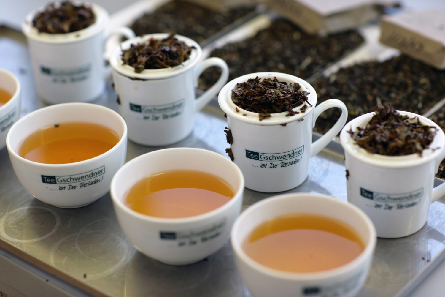 Schlossstraße Über 40 Jahre Tee-Tradition: Bei Tee Gschwendner findet man neben klassischen Kräuter- und Früchtetees internationale Spezialitäten.