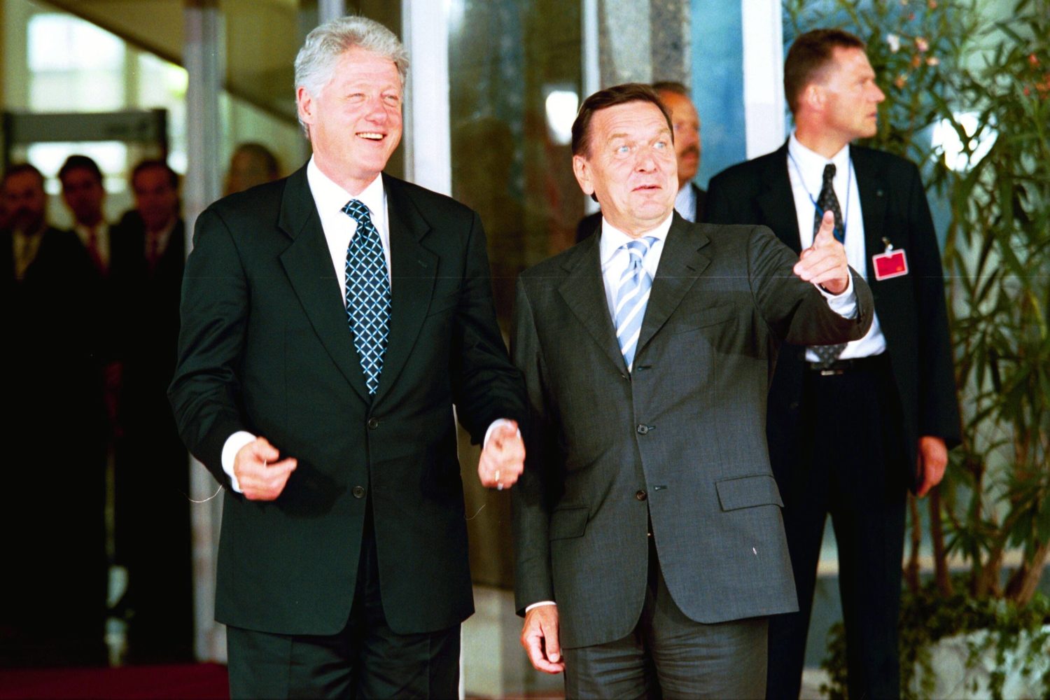 US-Präsidenten in Berlin: Bill Clinton und Bundeskanzler Gerhard Schröder in Berlin. Foto: Imago Images/photothek