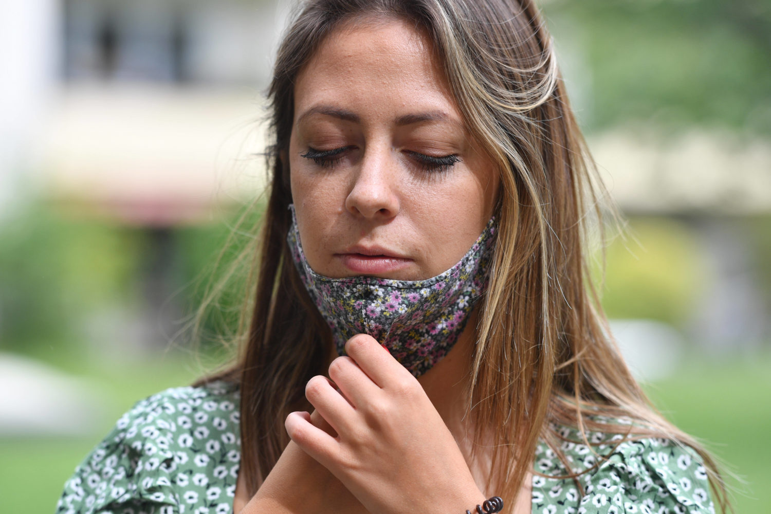 So kann man besser atmen, stimmt schon – und atmet halt alles ein und aus, auch die Viren. Foto: Imago Images/Sven Simon