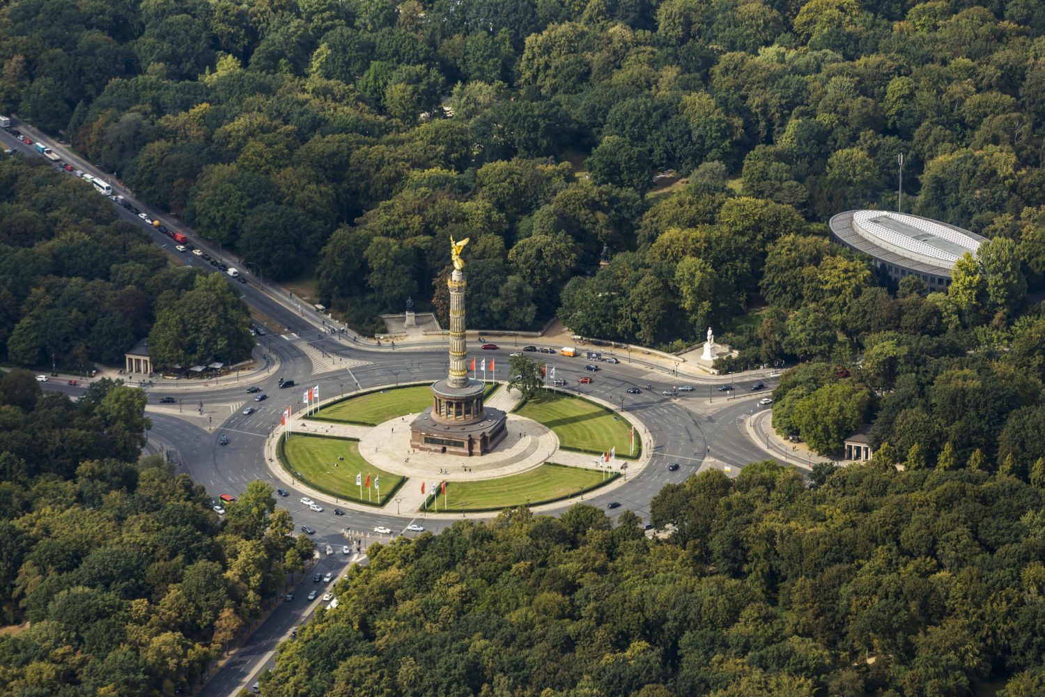 Berlin Luftaufnahmen: Großer Stern mit der Siegessäule. Foto: Imago/Imagebroker