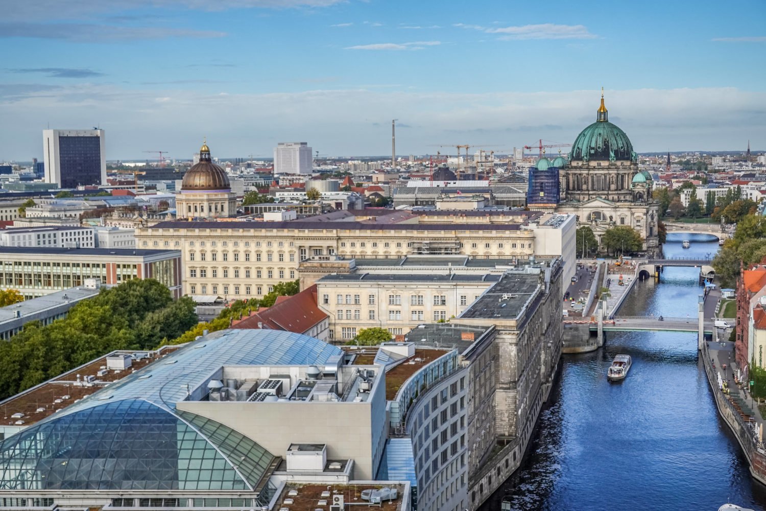 Berlin Luftaufnahmen: Spree, Berliner Dom und Stadtschloß, Mitte. Foto: Imago/Joko