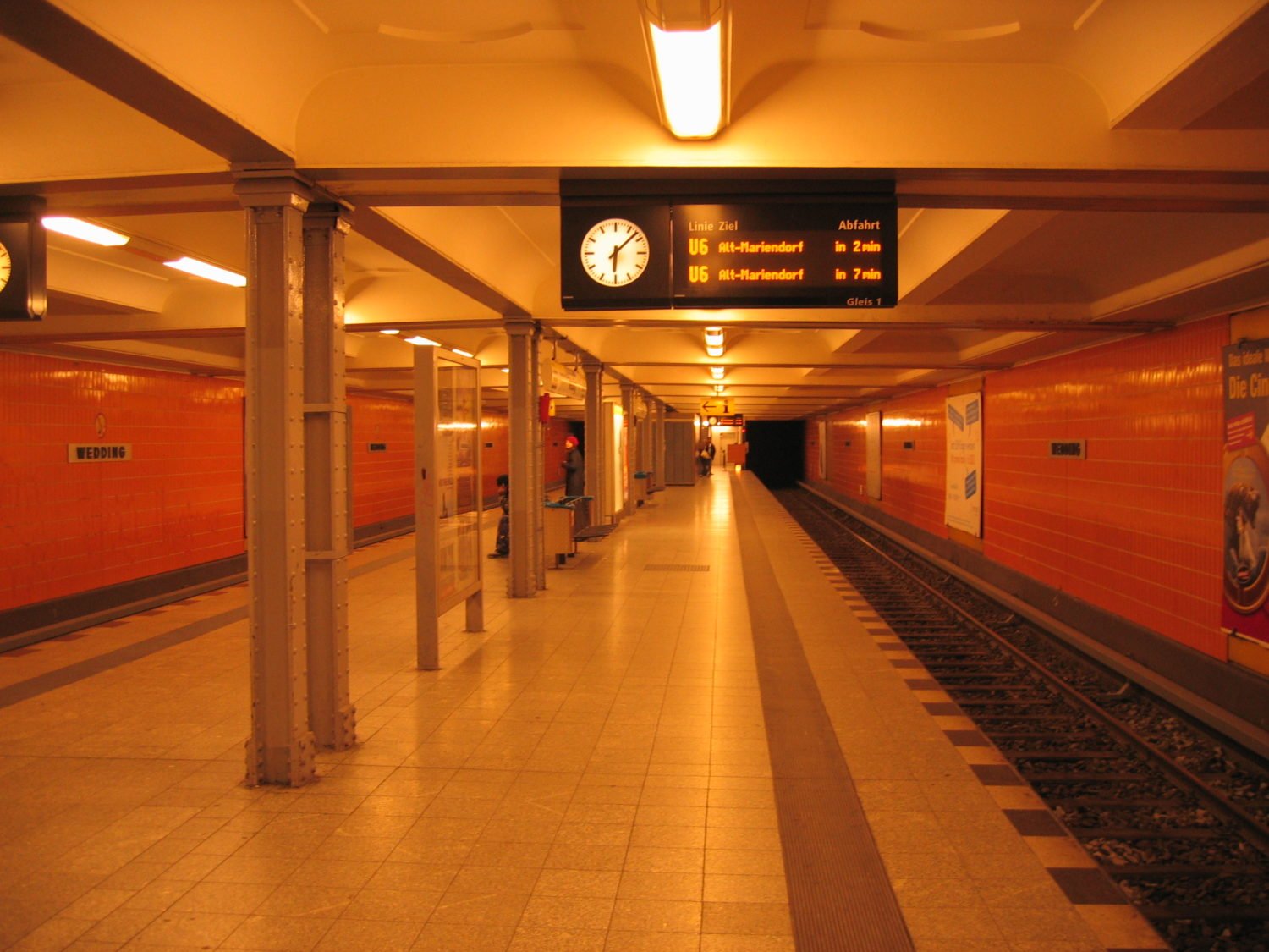 Banhöfe Bewertungen Am Bahnhof Wedding kommt nie eine Bahn pünktlich, darum kann man hier hervorragend entspannen. Foto: Wikimedia Commons/A. Savin/CC BY-SA 3.0