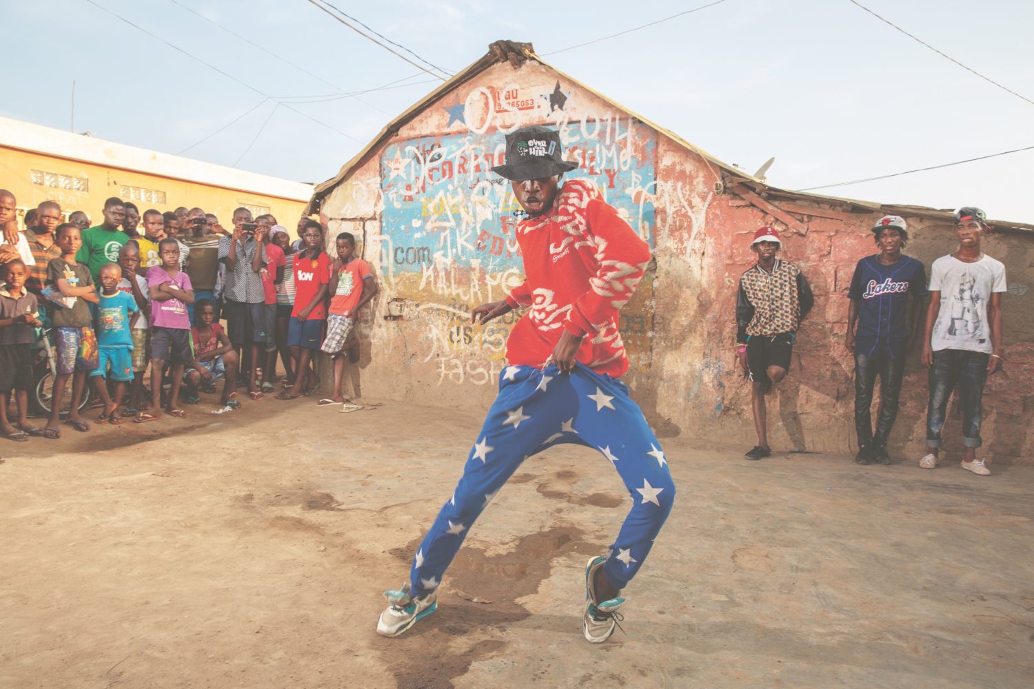 Kudoro-Fans in Luanda, 2015. Foto: Anita Baumann / @camera_africa_image_bank