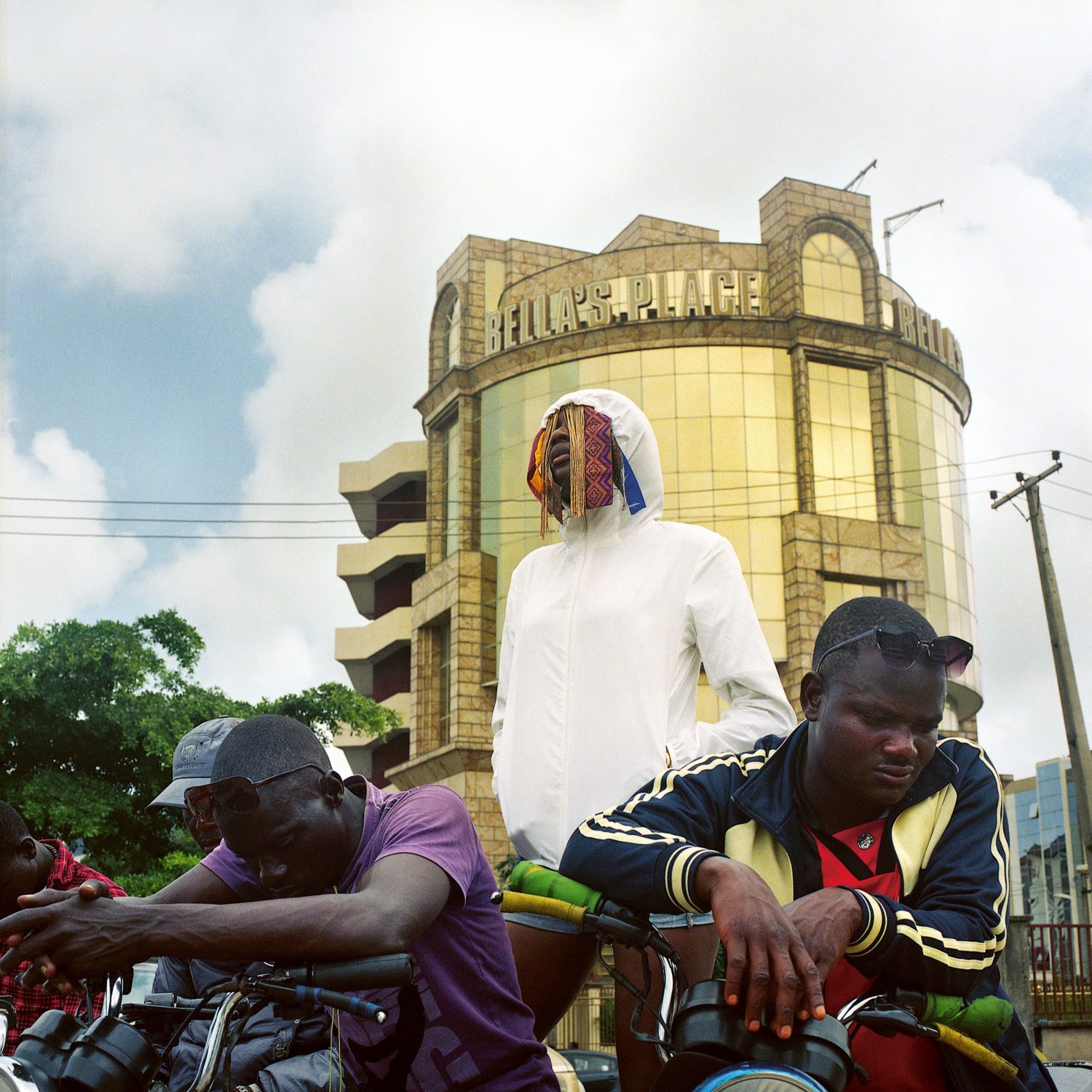 "Ten Cities" zeigt Subkultur in Lagos, Nigeria. Foto: Mike Calandra Achode, Tommaso Cassinis / @mikecalandra