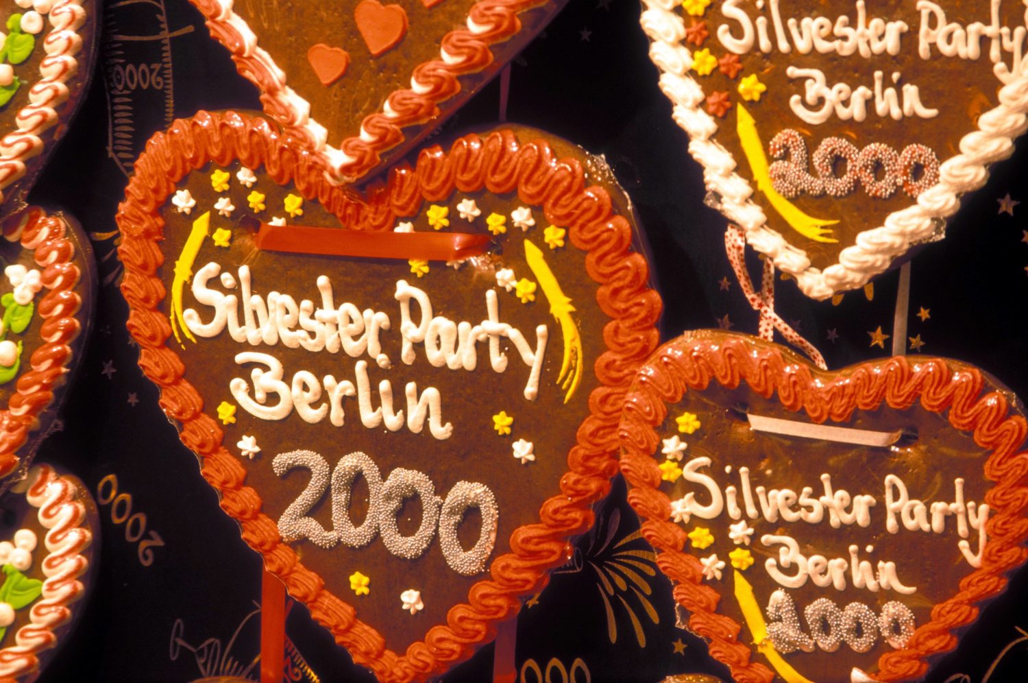 Lebkuchenherz zur Jahrtausendwende, 1. Januar 2000  Foto: Imago/Müller-Stauffenberg