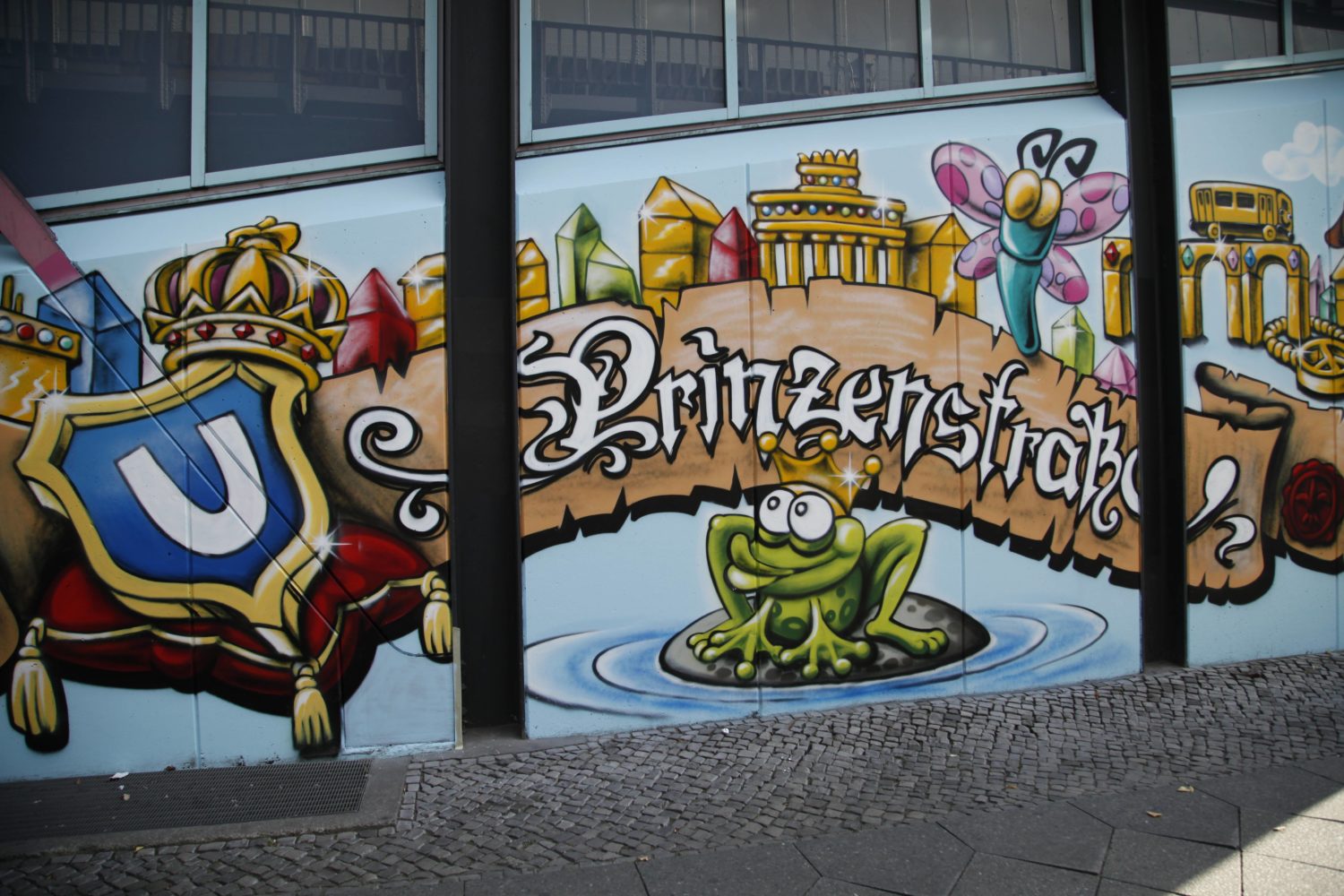 Märchenstoff, berlinerisch interpretiert: Graffiti am U-Bahnhof Prinzenstraße. Foto: Imago Images/STPP